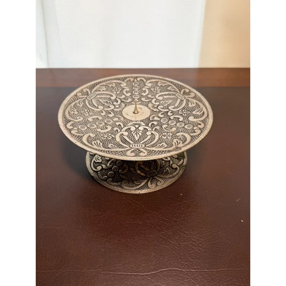 N/A ornate silver
